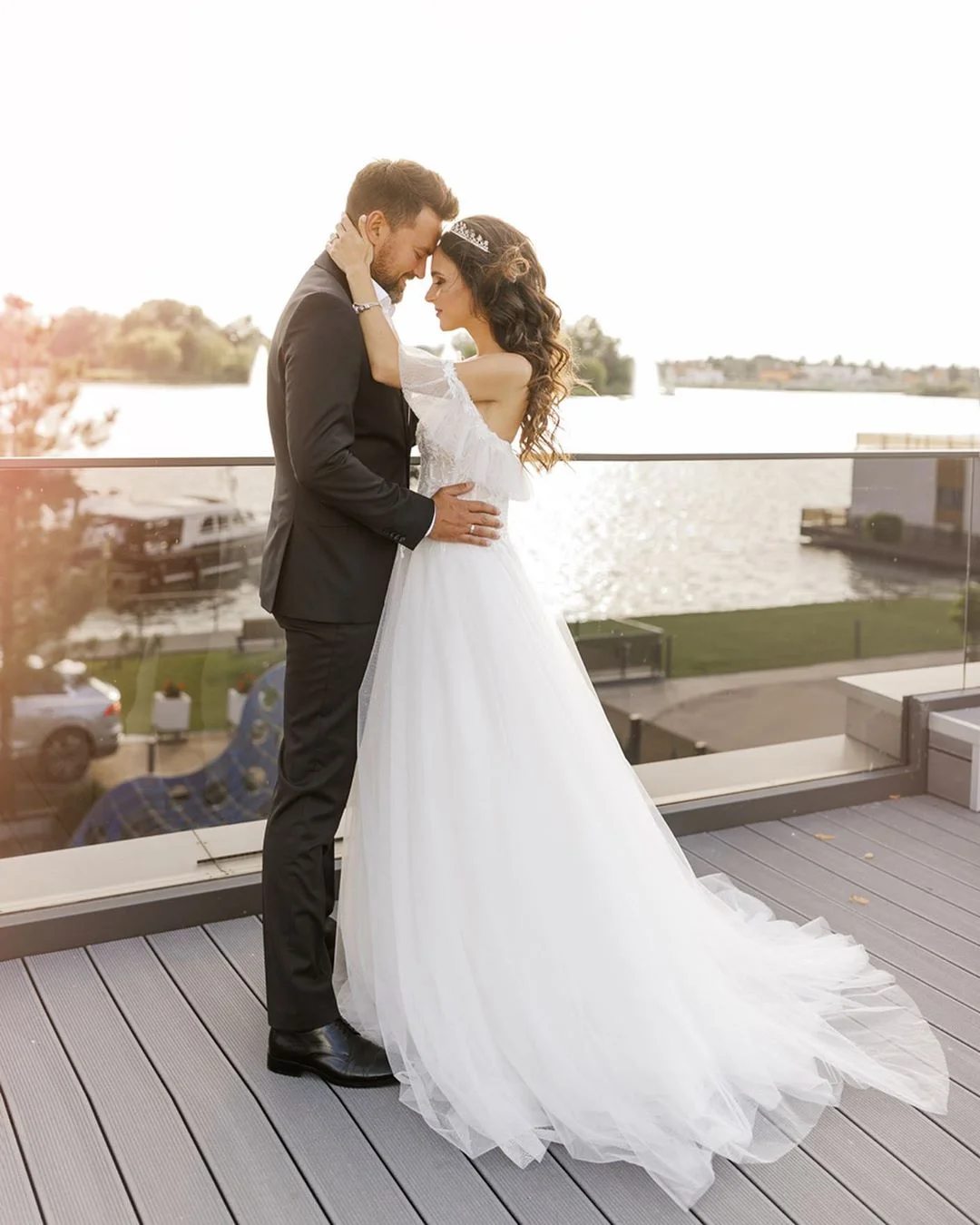 Тимур Мирошниченко с любимой снялись в свадебной фотосессии через два года после женитьбы - фото 441151