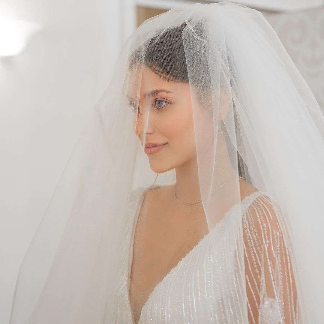 Регина Тодоренко умилила сеть официальными фото своей звездной свадьбы - фото 441299