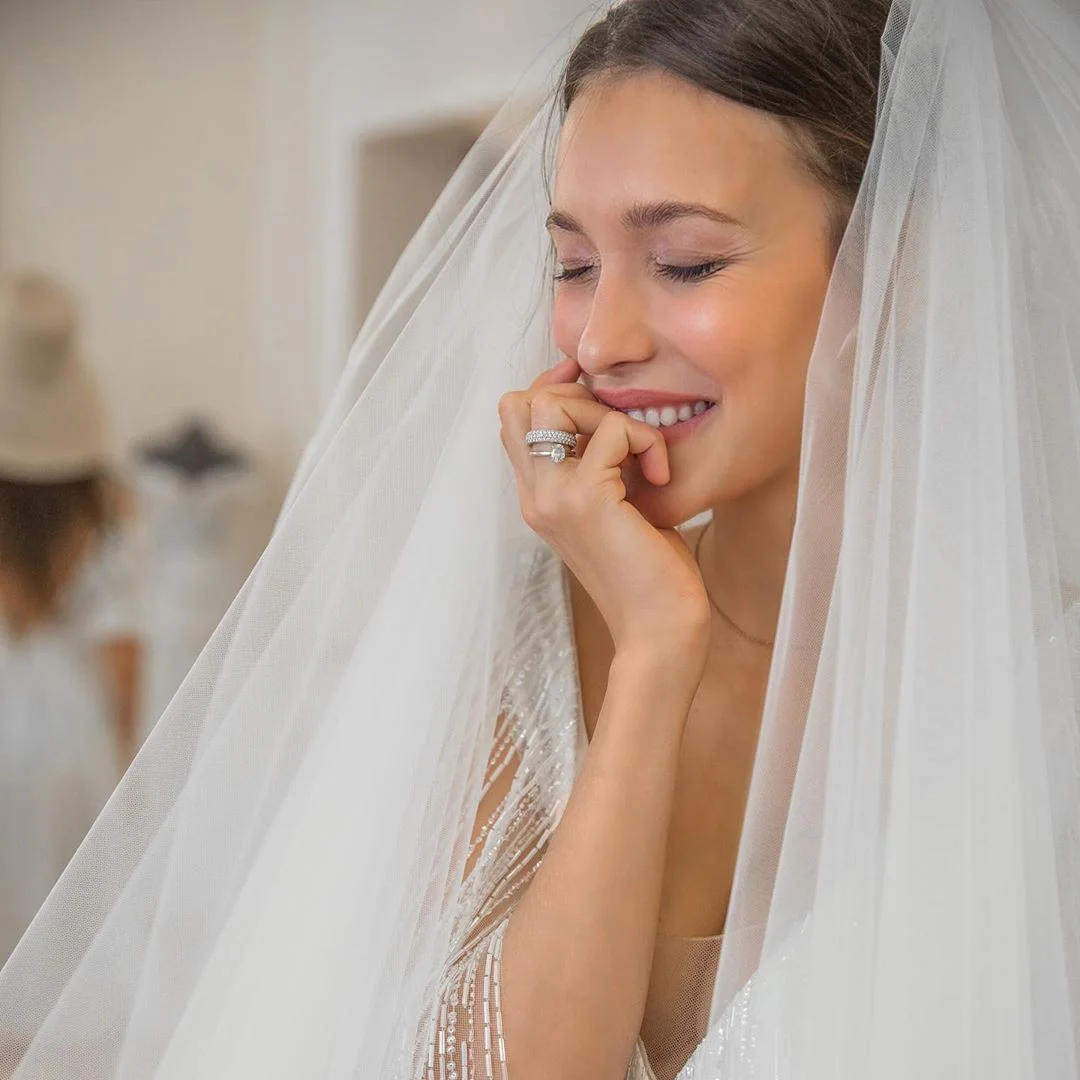 Регина Тодоренко умилила сеть официальными фото своей звездной свадьбы - фото 441300