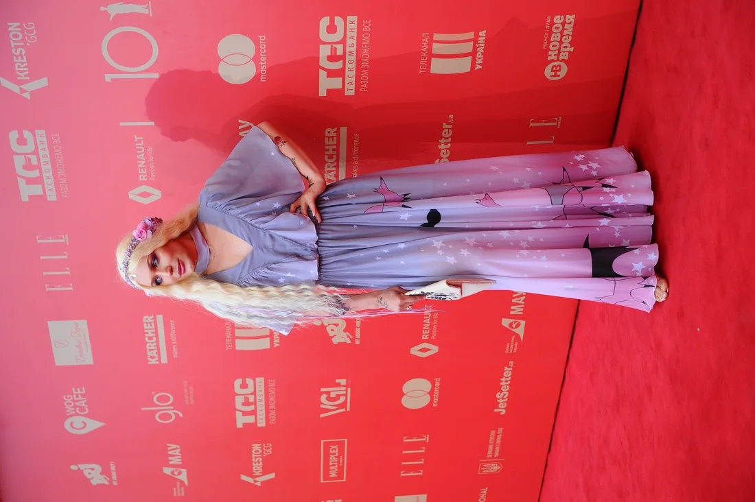 Леся Нікітюк зганьбилася на Одеському кінофестивалі через невдалу сукню - фото 441561