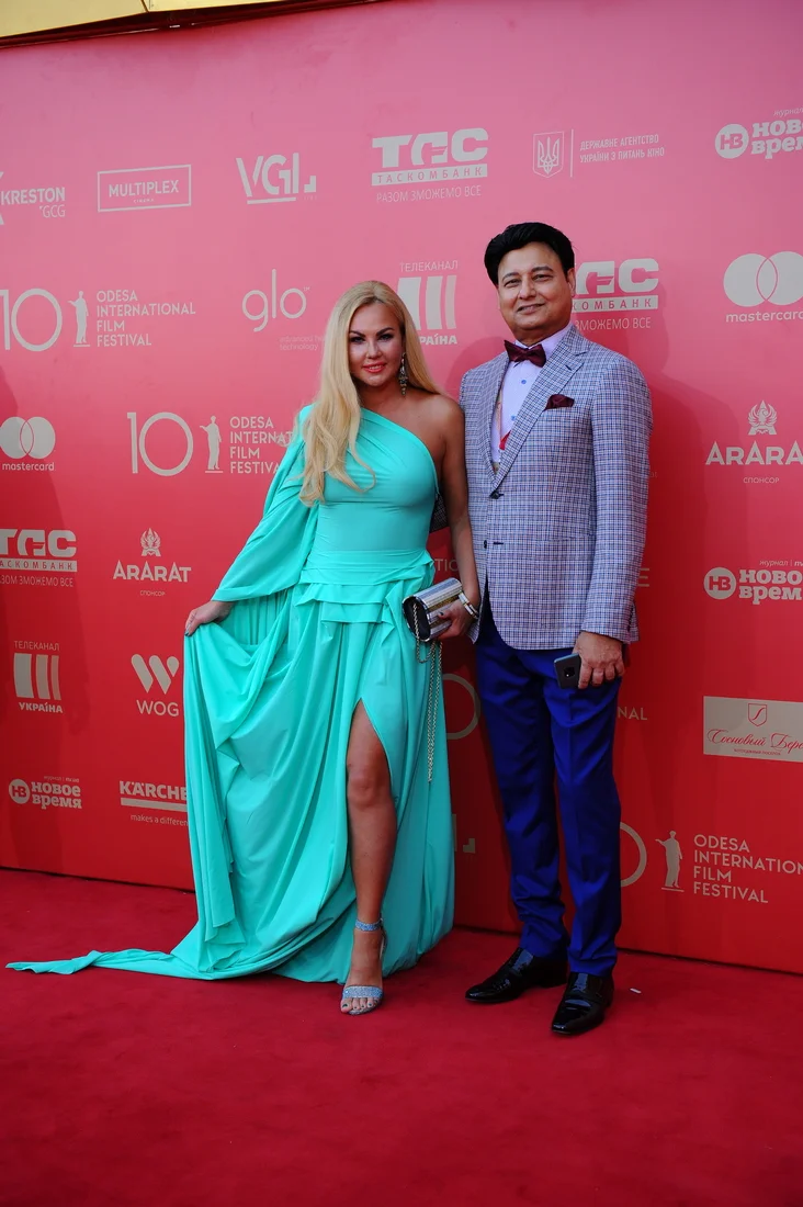Леся Нікітюк зганьбилася на Одеському кінофестивалі через невдалу сукню - фото 441562