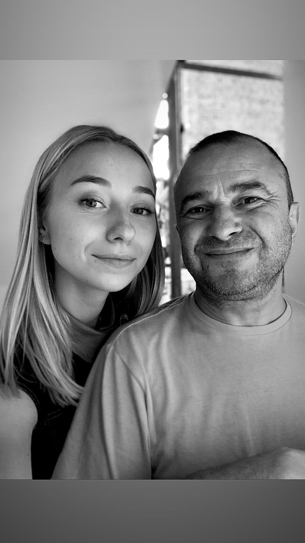 Юная любовница Виктора Павлика засветила обручальное кольцо и вызвала слухи о свадьбе - 441870 Юная любовница Виктора Павлика засветила обручальное кольцо и вызвала слухи о свадьбе - фото 441870