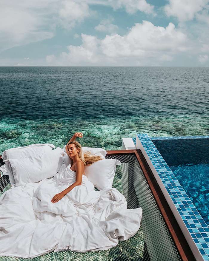Удивительный отель на Мальдивах предлагает провести ночь под звездами и над водами океана - фото 441923