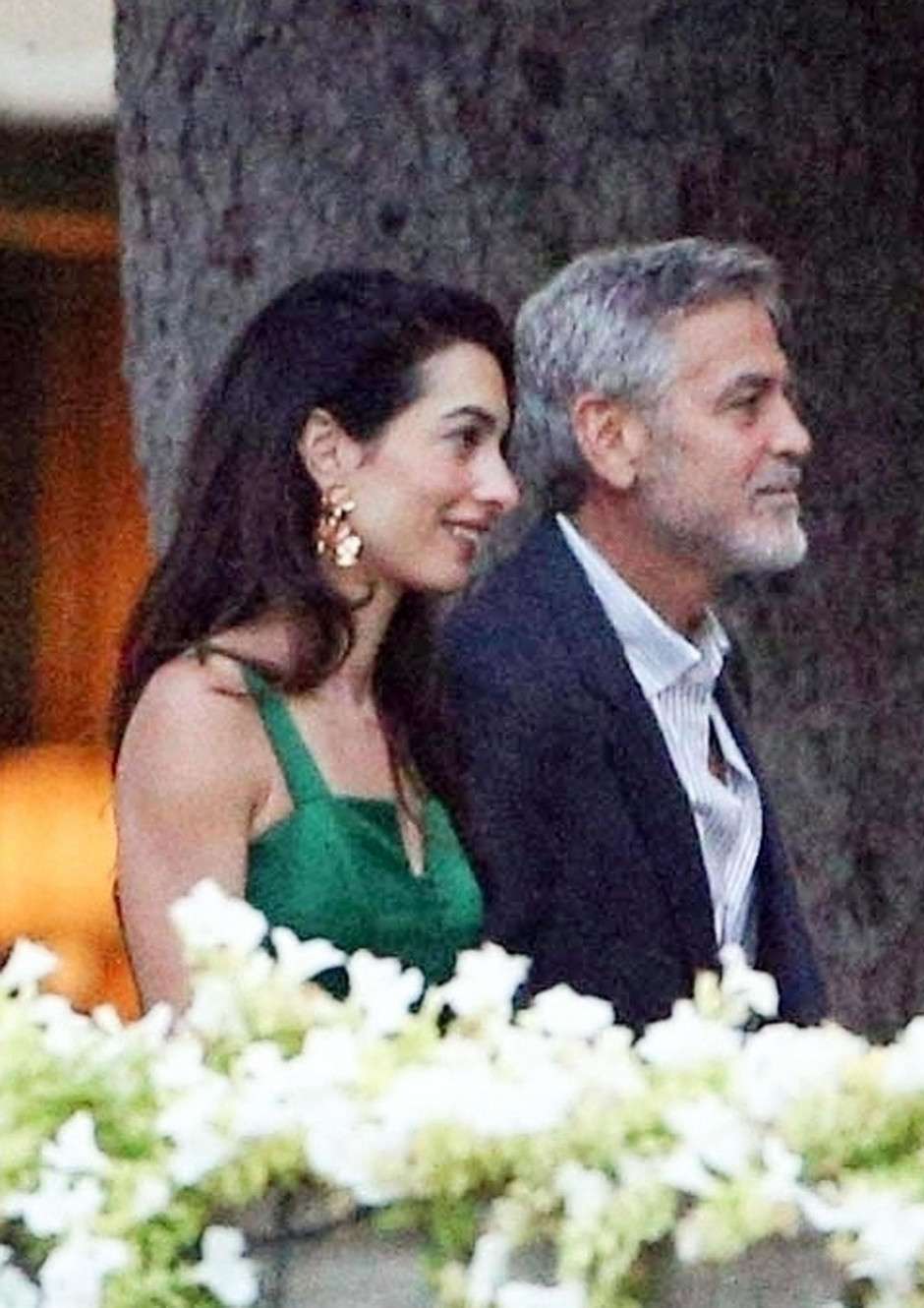Джорджа и Амаль Клуни застукали на свидании, и они настоящие влюбленные котики - фото 443034