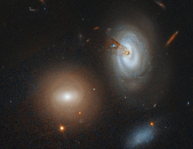 Телескоп Hubble сфотографував, як виглядає вмираюча галактика - 443272 Телескоп Hubble сфотографував, як виглядає вмираюча галактика - фото 443272