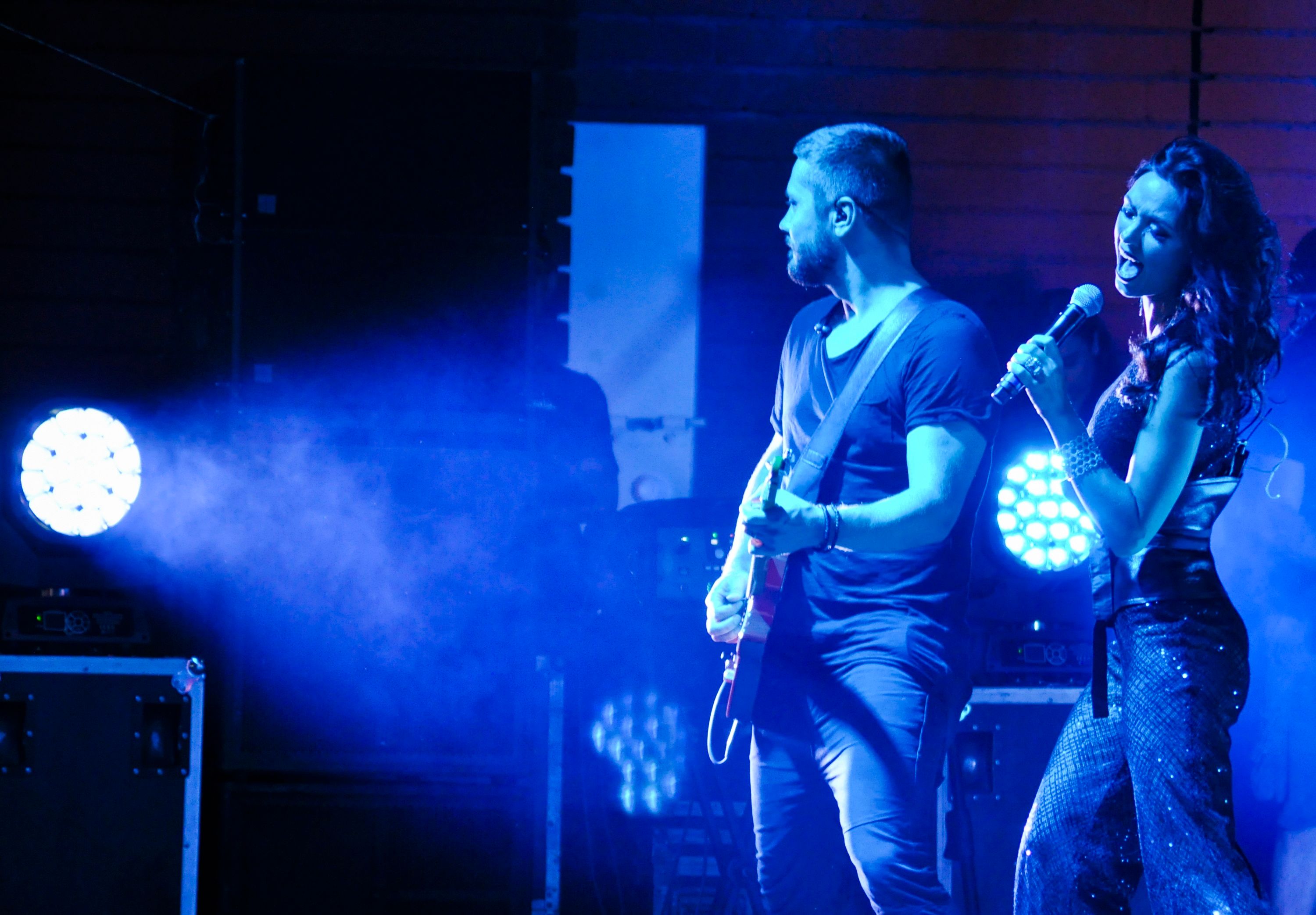 LuxFmPartyTour: DZIDZIO и 'НеАнгелы' устроили безумную тусовку в Днепре - фото 443359