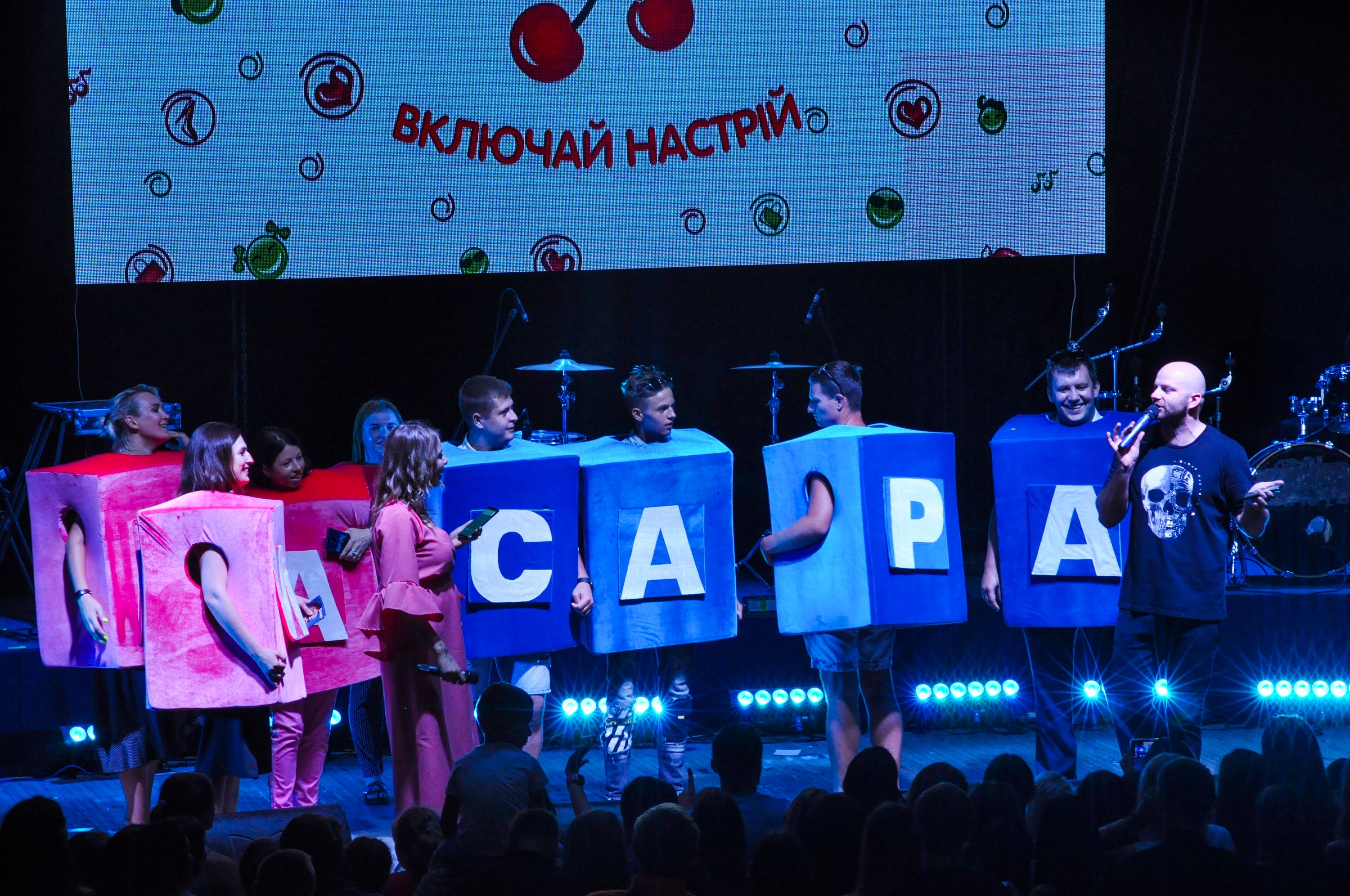 LuxFmPartyTour: DZIDZIO и 'НеАнгелы' устроили безумную тусовку в Днепре - фото 443362