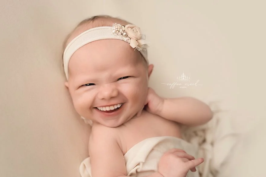 Фотограф добавила милым младенцам улыбку на все 32, и это самое смешное, что вы видели - фото 443451