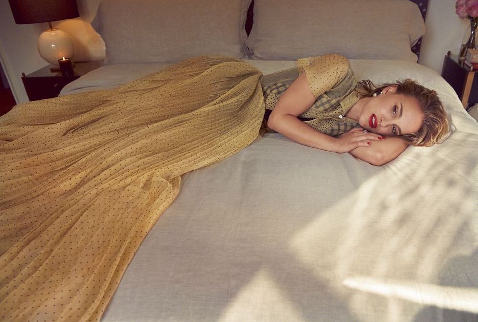 Натали Портман показала всю свою женственность в новой фотосессии для Harper's Bazaar - фото 443540