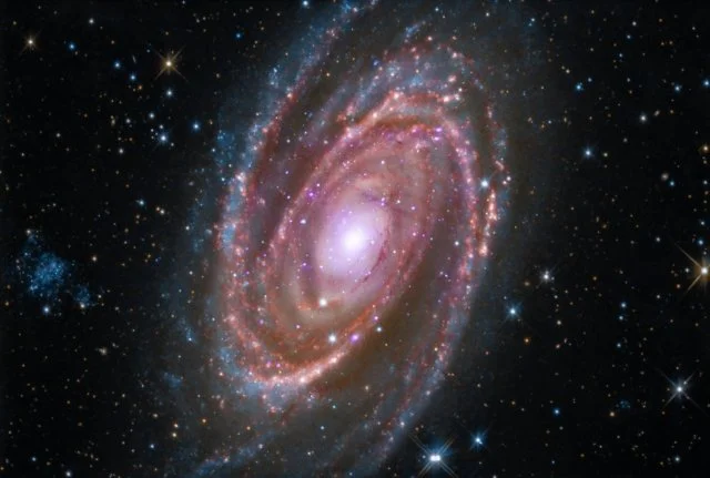 Телескоп Hubble сфотографував галактику-двійника Чумацького Шляху - фото 444164