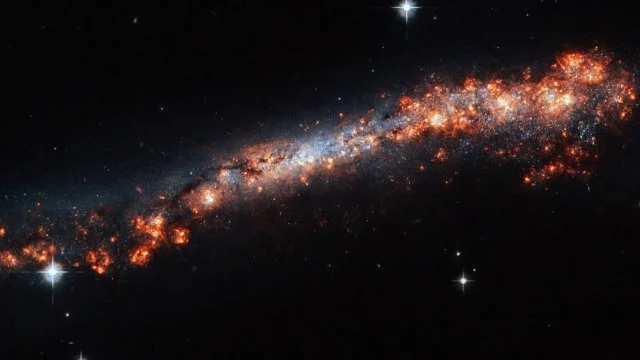 Телескоп Hubble сфотографировал галактику-двойника Млечного Пути - фото 444165