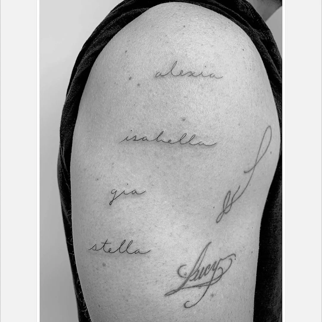 Мэтт Дэймон сделал несколько татуировок, которые посвятил своим детям, и это такая милота - фото 444396