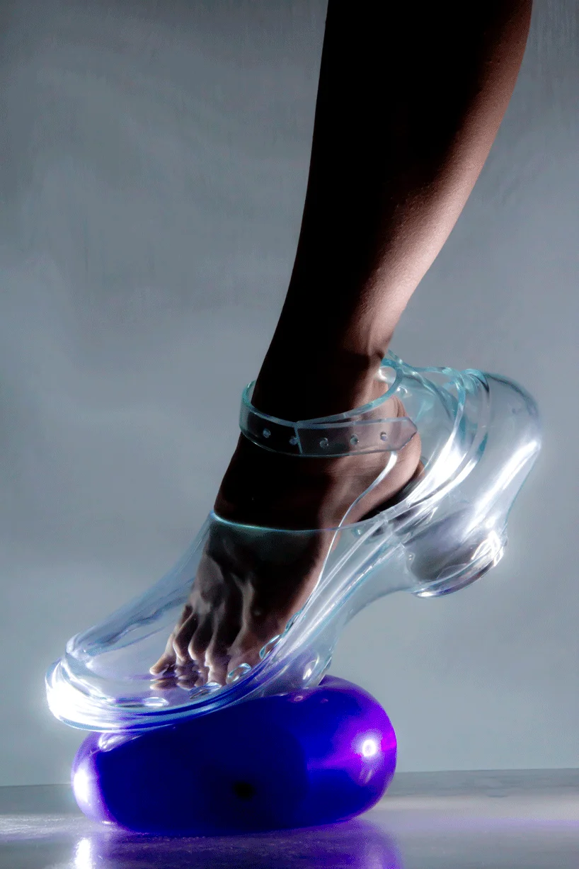 Японка создала туфли, в которых можно почувствовать невесомость, как будто ты - космонавт - фото 445755