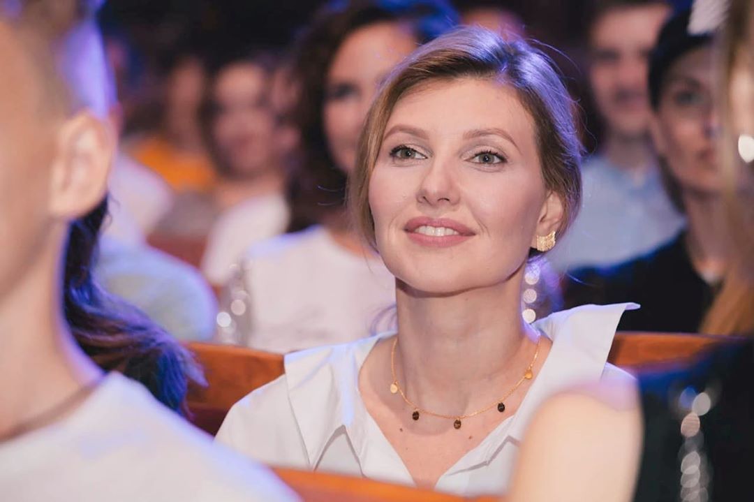 Скільки коштує гардероб Олени Зеленської, і в кого одягається перша леді України - фото 447043