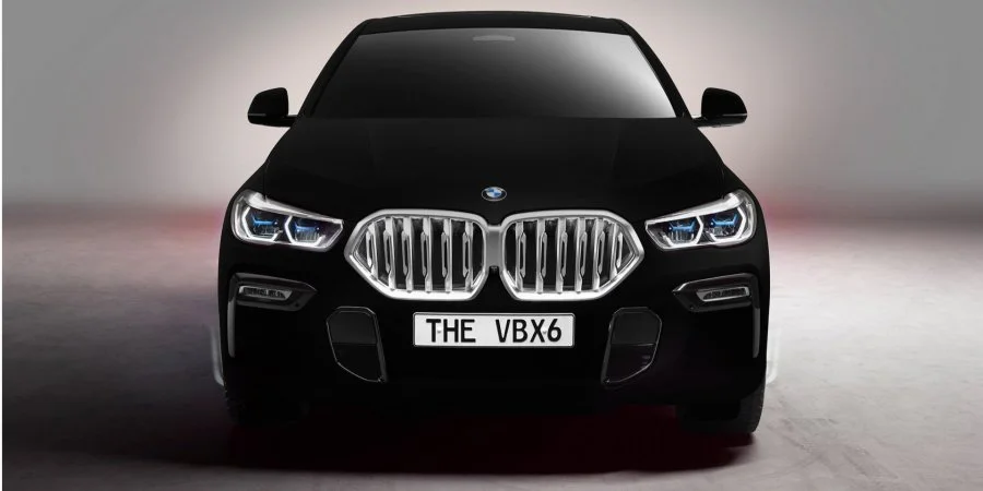 BMW випустив найчорнішу машину в світі, яку важко розгледіти з першого разу - фото 447722