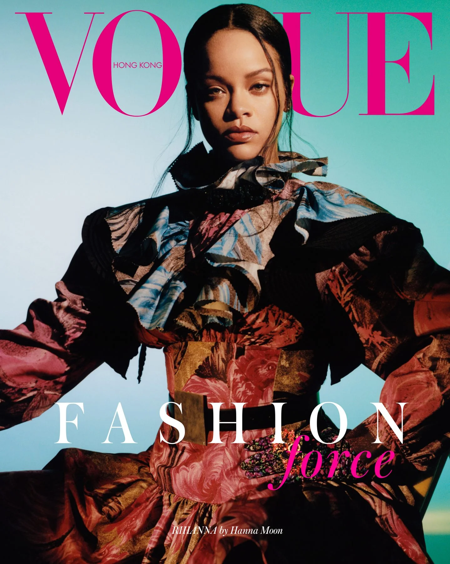 Рианна в очень женственных образах украсила обложку Vogue - фото 447902