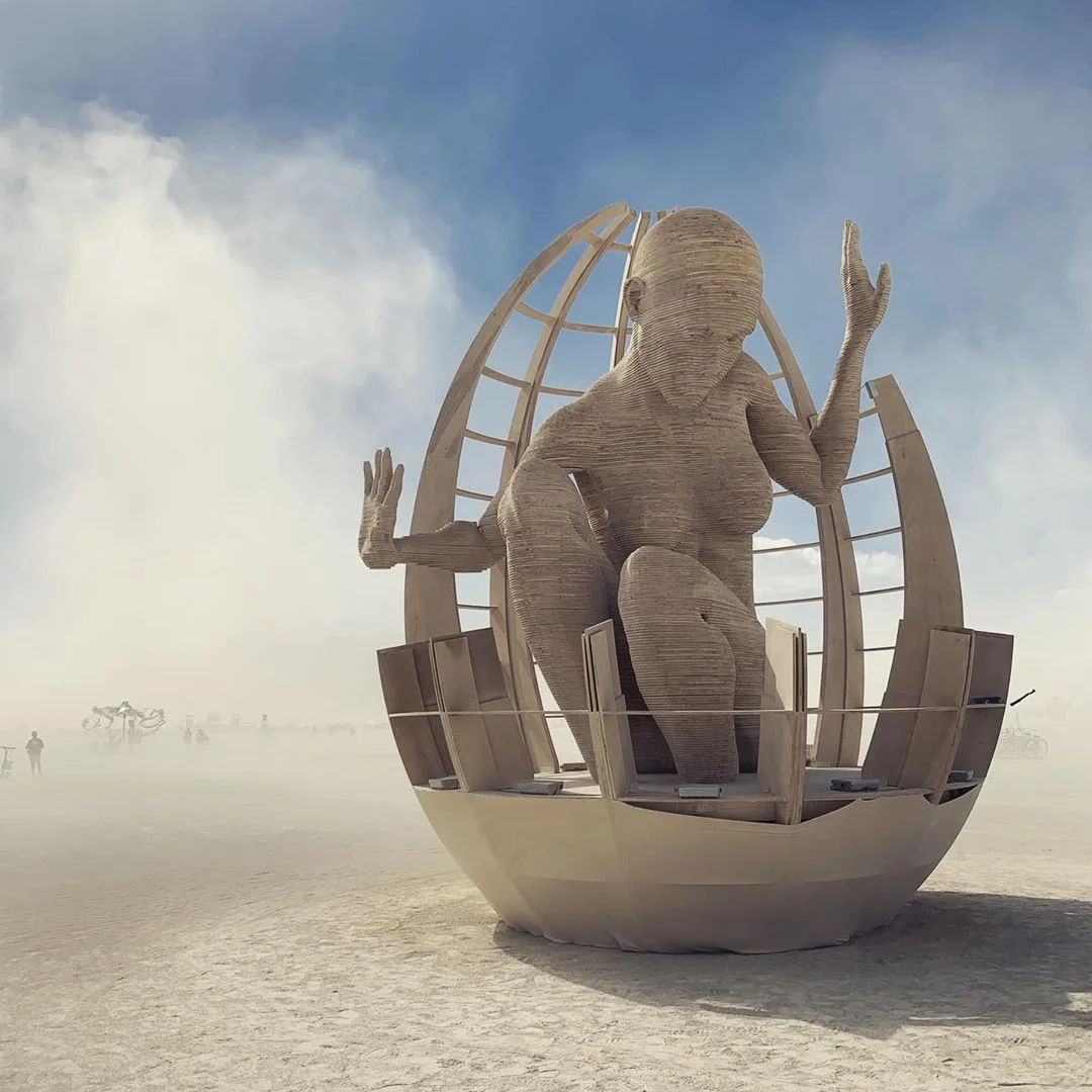 Нереальной красоты скульптуры и голые тела на фестивале Burning Man 2019 - фото 448413