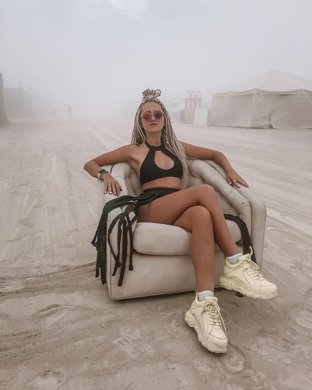 Нереальной красоты скульптуры и голые тела на фестивале Burning Man 2019 - фото 448419