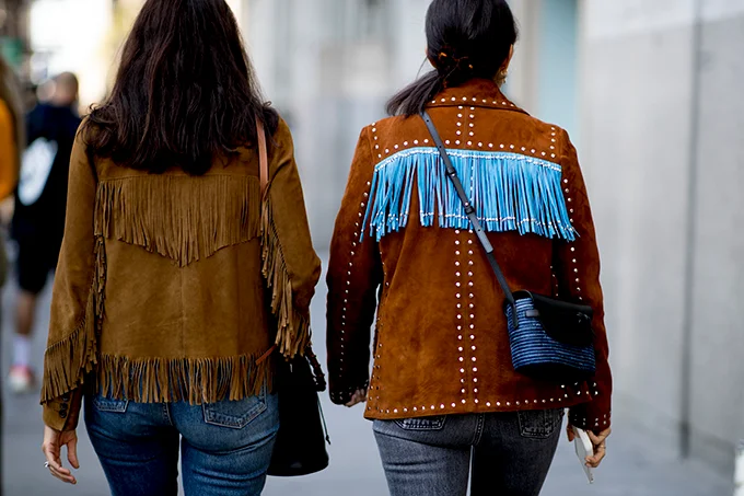 Жінки вразили шикарним вуличним стилем під час Тижня моди в Нью-Йорку - фото 449476