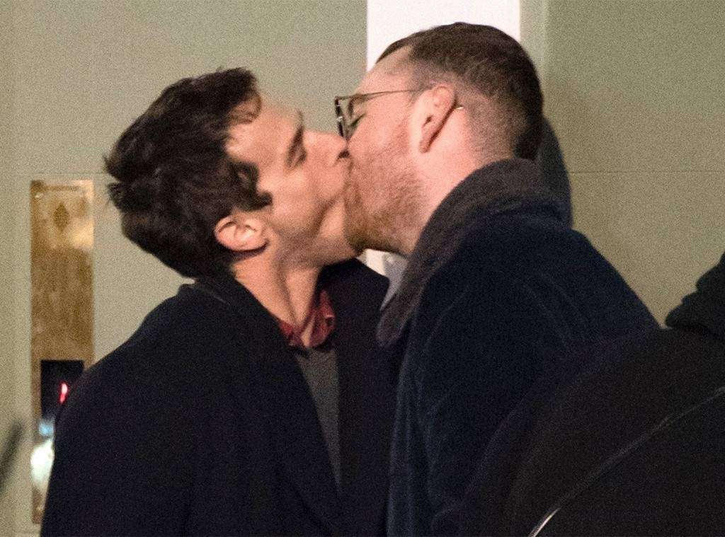 Странные поцелуи Лили-Роуз Депп и Тимоти Шаламе вызвали волну смешных мемов - фото 449523