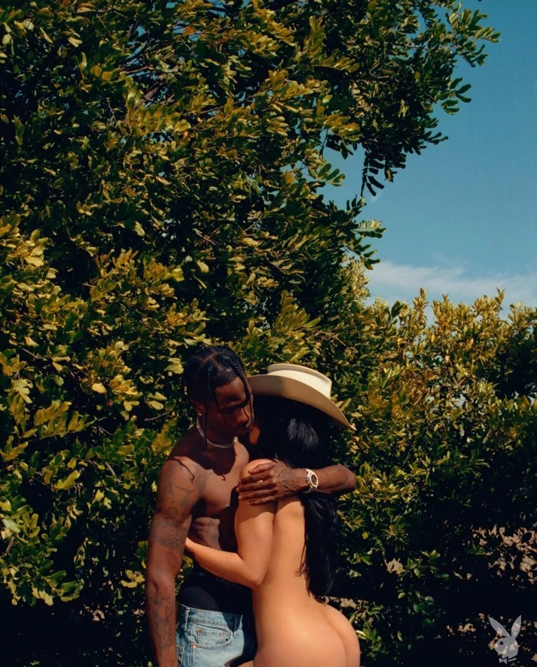 Абсолютно гола Кайлі Дженнер заінтригувала еротичним знімком для Playboy - фото 449638