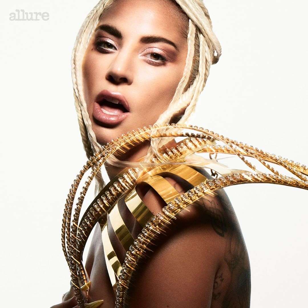 Эпатажная Леди Гага превратилась в женственную кошечку ради новой фотосессии - фото 450141
