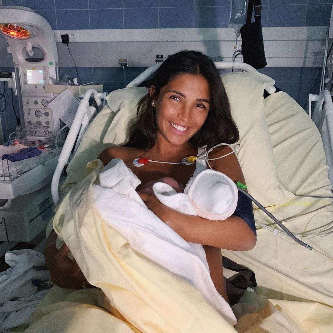 Санта Димопулос во второй раз стала мамой и уже успела показать сладкое фото младенца - фото 450220