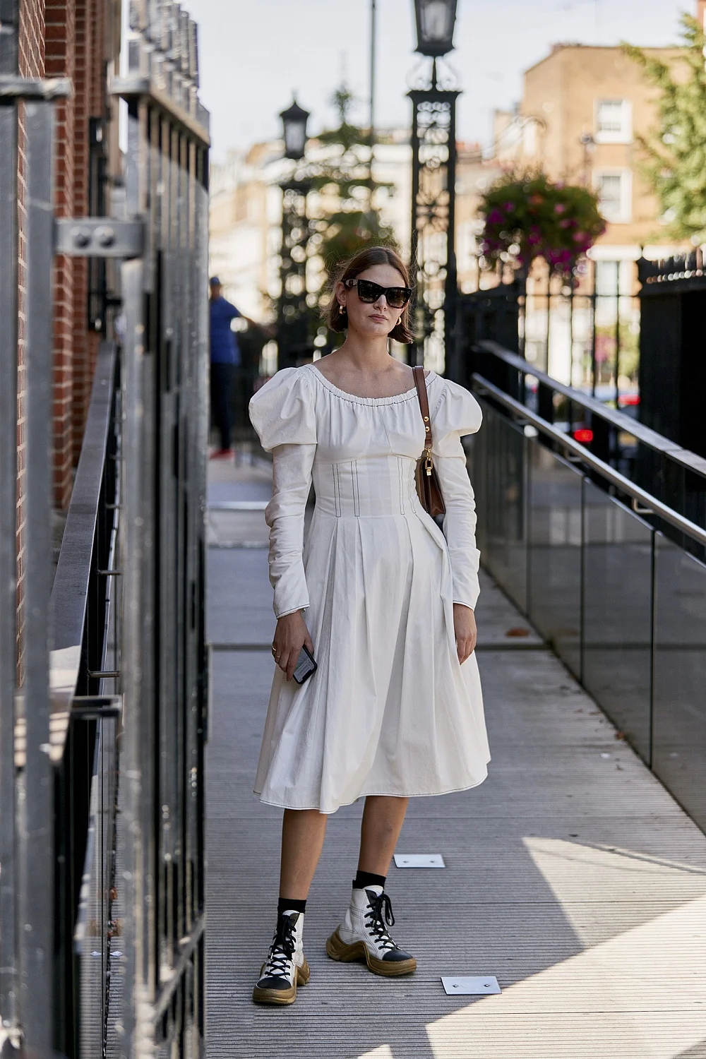 Модне натхнення: що носять найстильніші дівчата під час Тижня моди в Лондоні - фото 450486