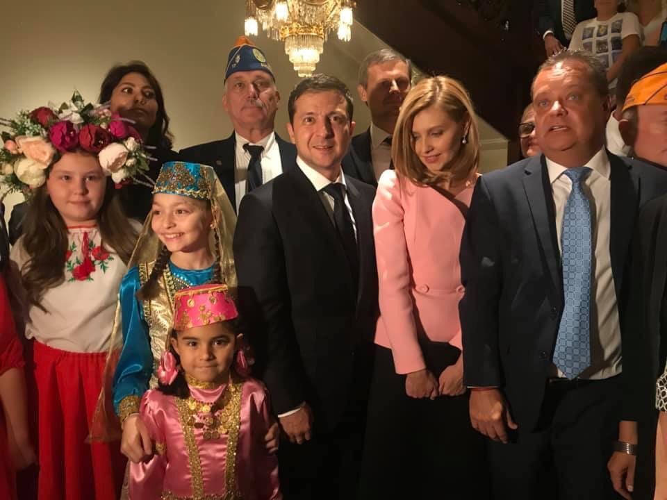 Елена Зеленская в США доказала, что Мелания Трамп может завидовать ее стилю - 451675 Елена Зеленская в США доказала, что Мелания Трамп может завидовать ее стилю - фото 451675