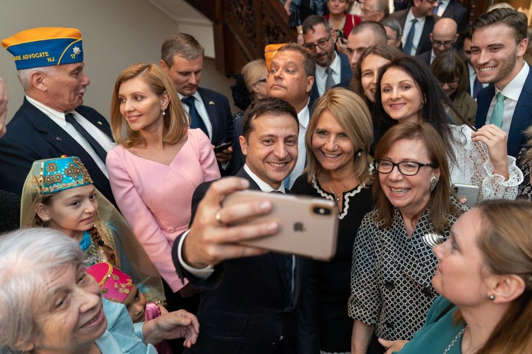 Елена Зеленская в США доказала, что Мелания Трамп может завидовать ее стилю - 451676 Елена Зеленская в США доказала, что Мелания Трамп может завидовать ее стилю - фото 451676