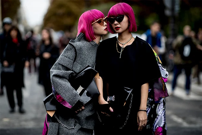 Французький шик: стильні вуличні образи на Тижні моди в Парижі - фото 452010