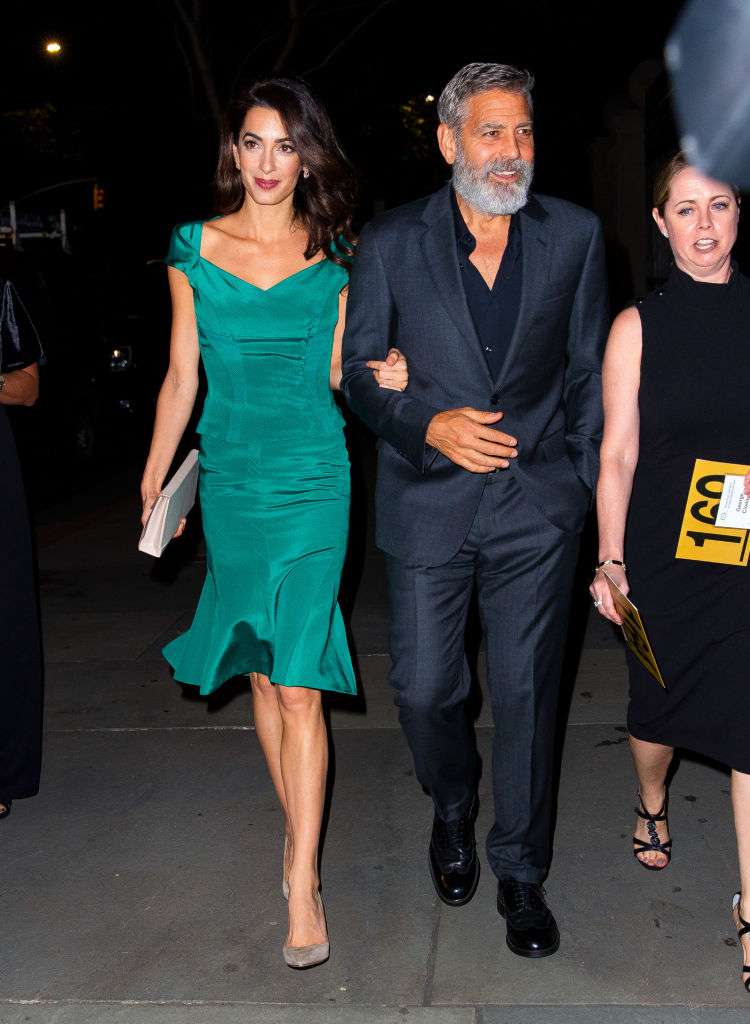 Романтика зашкаливает: Амаль и Джордж Клуни сходили на свидание - фото 452636