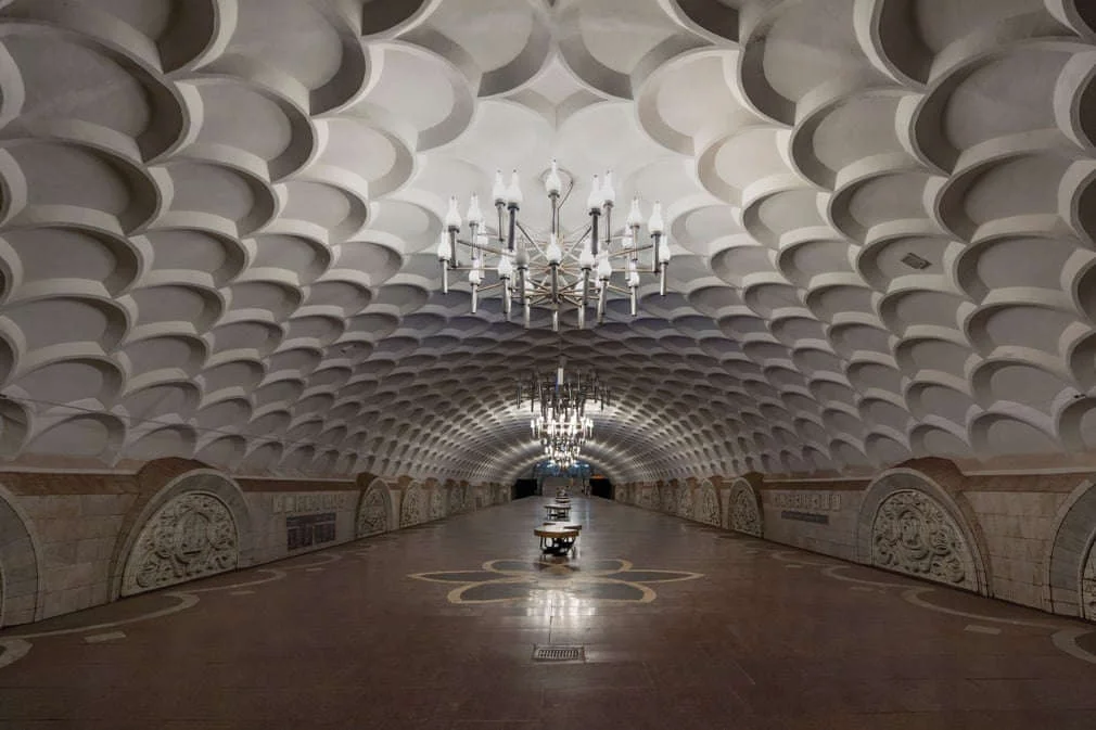 Про чотири українські станції метро написав The Guardian - фото 453688