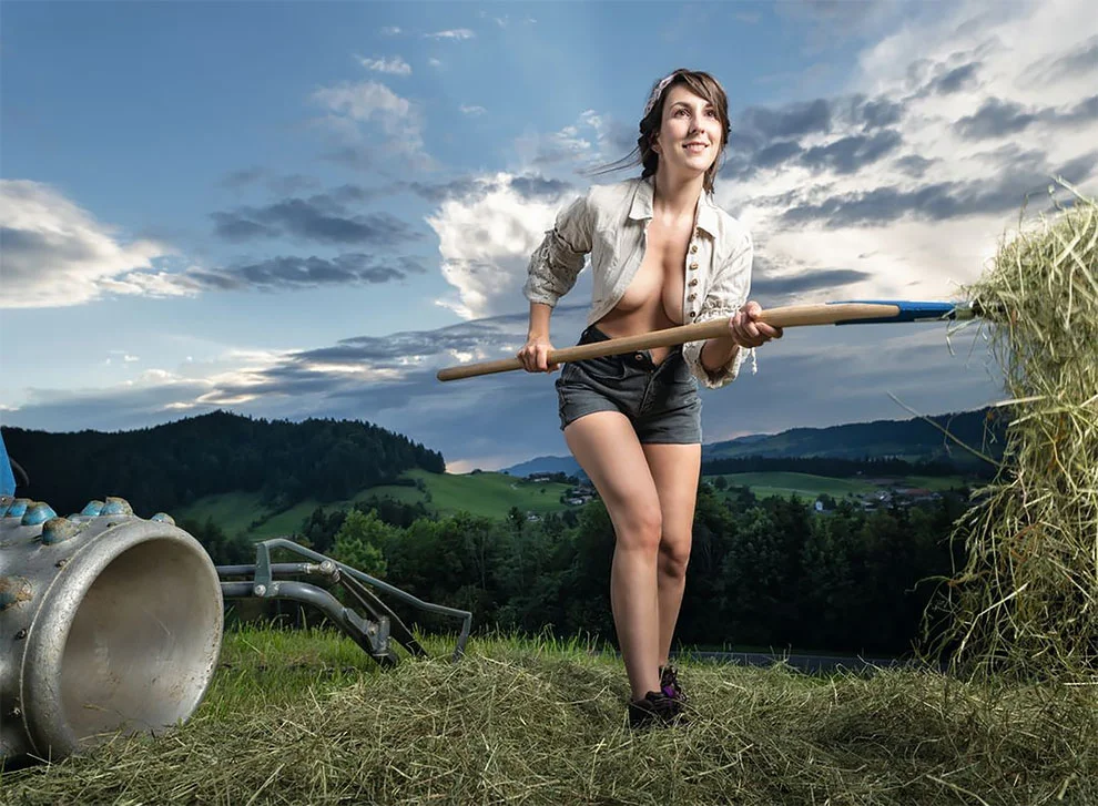 Голые попки и сельские пейзажи: германские фермеры снялись для сексуального календаря - фото 455007