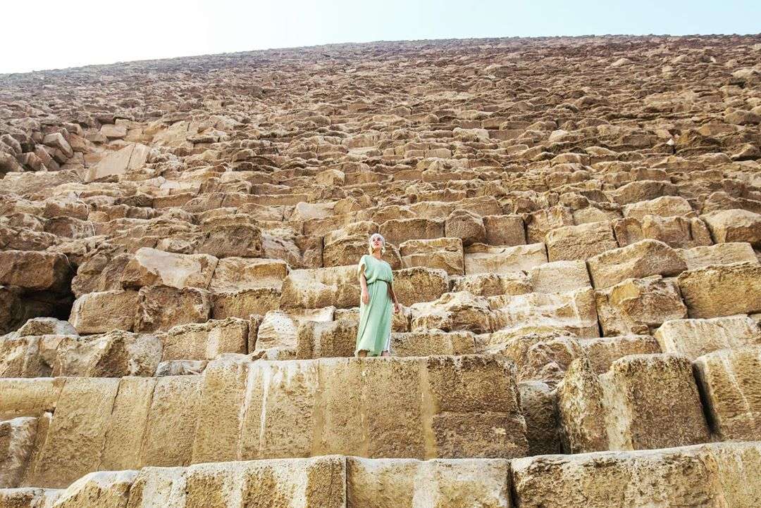 Кеті Перрі на піраміді - фото 456320