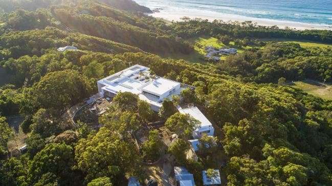 Вот как выглядит роскошный дом актера Криса Хемсворта за 20 млн долларов - фото 457093