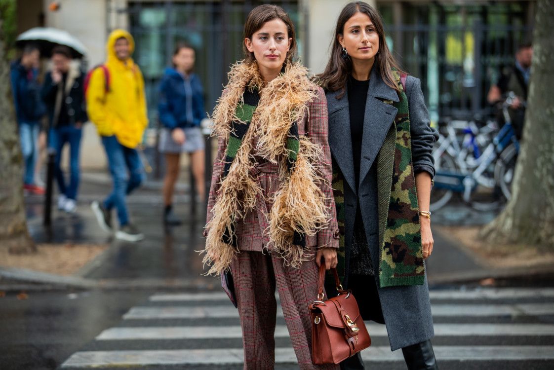 Как стильно носить шарф в этом сезоне: 30 примеров из street style - 457426 Как стильно носить шарф в этом сезоне: 30 примеров из street style - фото 457426