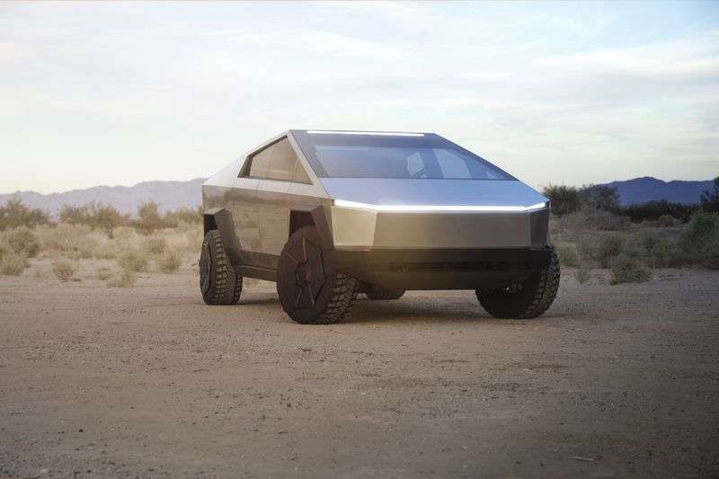 Ілон Маск презентував 'космічний' електропікап Tesla, але юзери висміяли його - 459032 Ілон Маск презентував 'космічний' електропікап Tesla, але юзери висміяли його - фото 459032