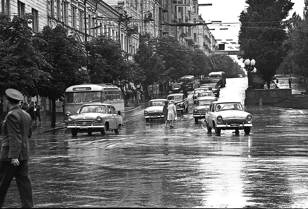 Тебе здивують ці фото радянського Києва без реклами на вулицях та великих ТЦ - фото 460041