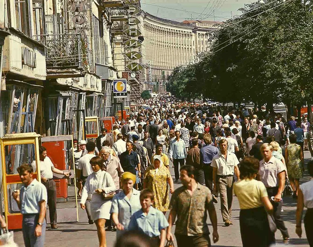 Тебе здивують ці фото радянського Києва без реклами на вулицях та великих ТЦ - фото 460045