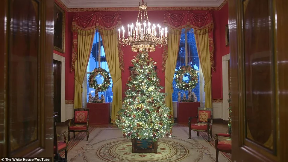 Праздник приближается: роскошный декор Белого дома и дворца Елизаветы II к Рождеству - фото 460111