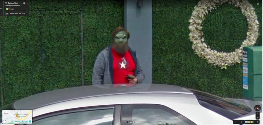 Женщина воспользовалась Google Maps, но нашла не улицу, а зеленого человечка - фото 460231