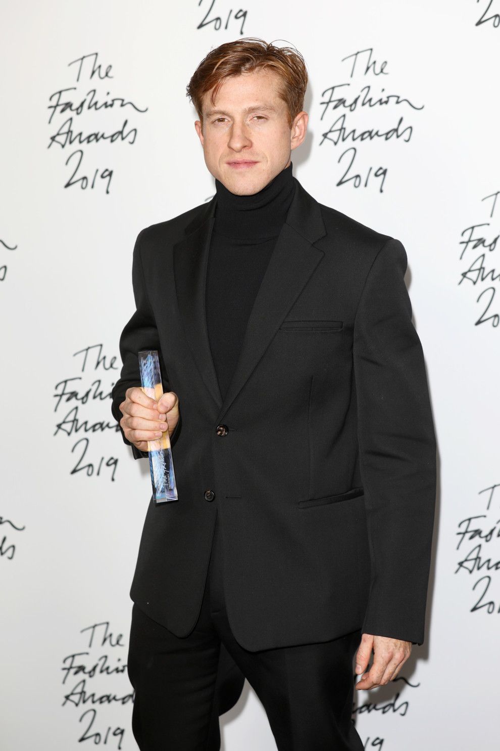 Найяскравіші образи знаменитостей на церемонії British Fashion Awards 2019 - фото 460263