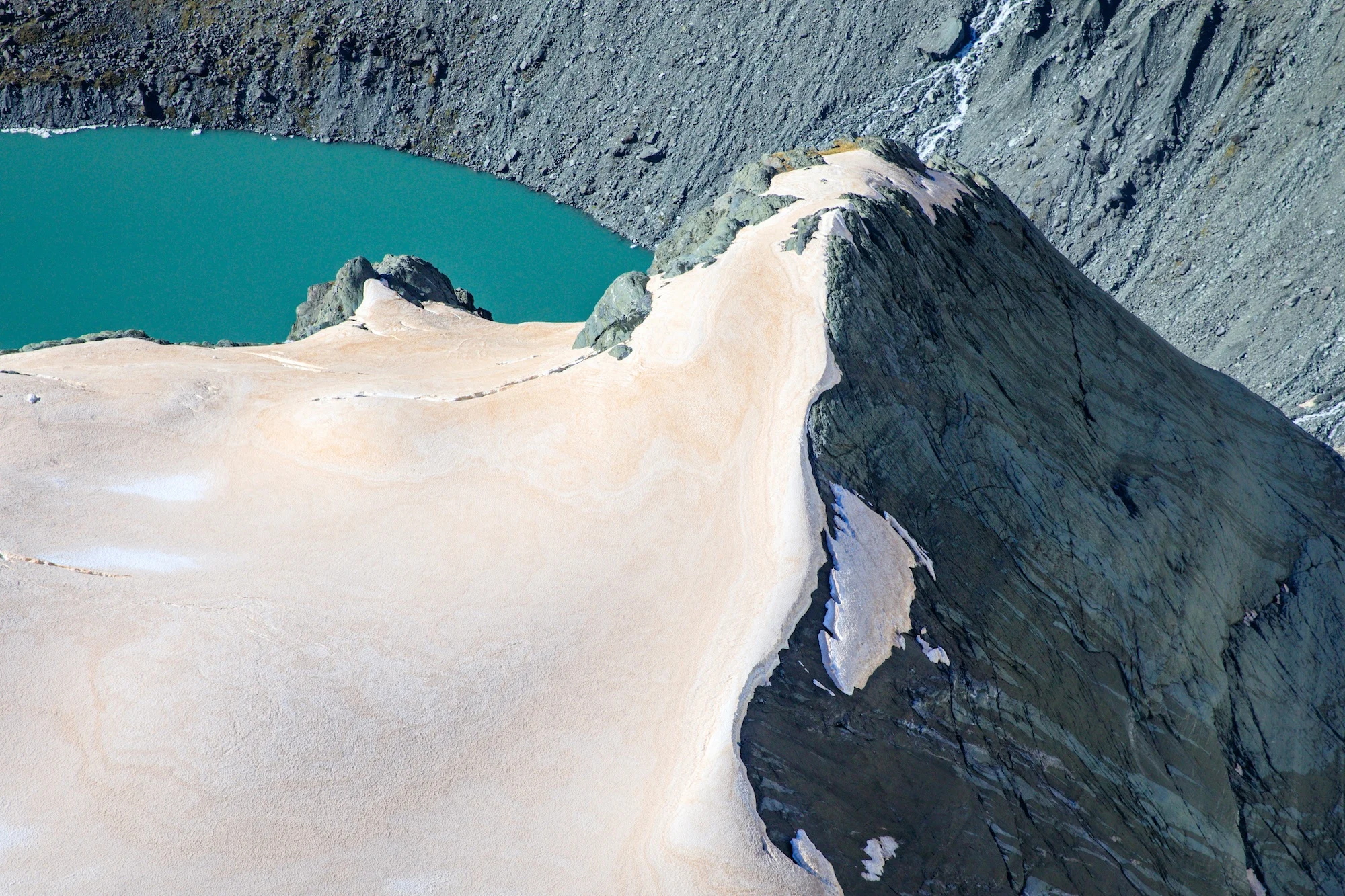 Фото дня: ледники в Новой Зеландии покраснели - фото 460670