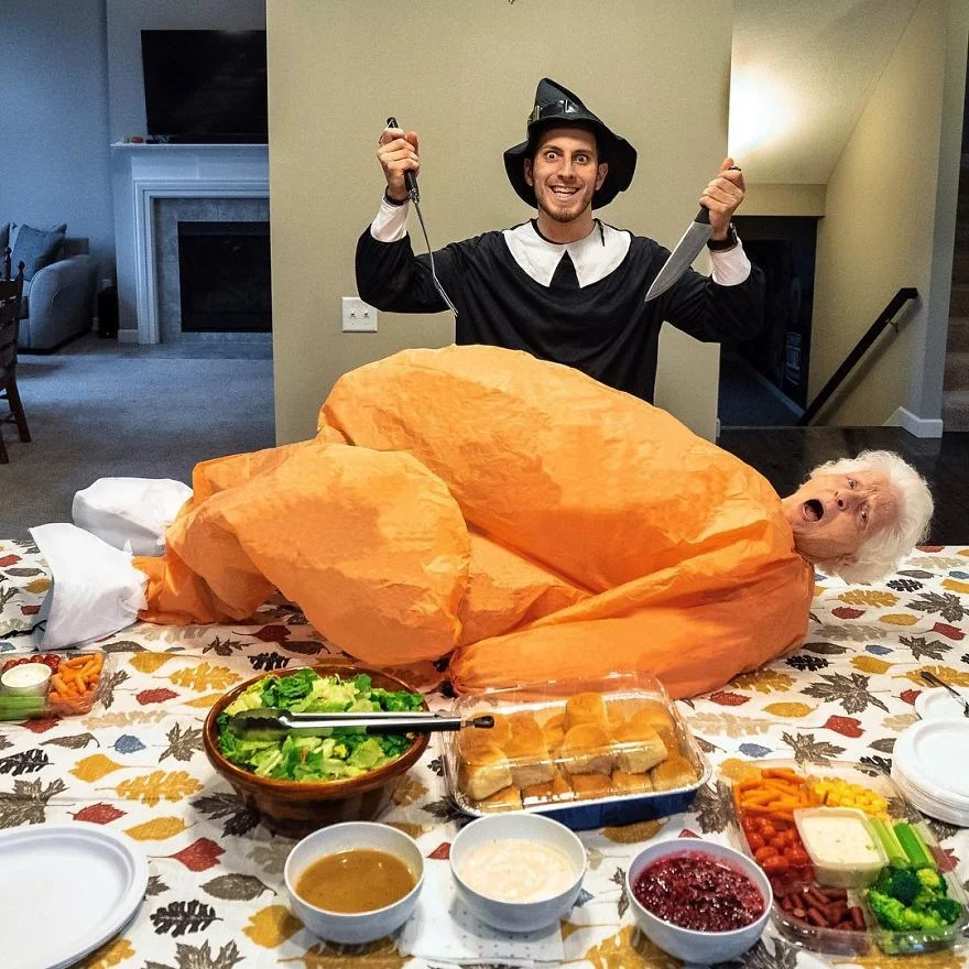 93-летняя бабушка и ее внук одевают дурацкие костюмы и веселят Instagram - фото 460928