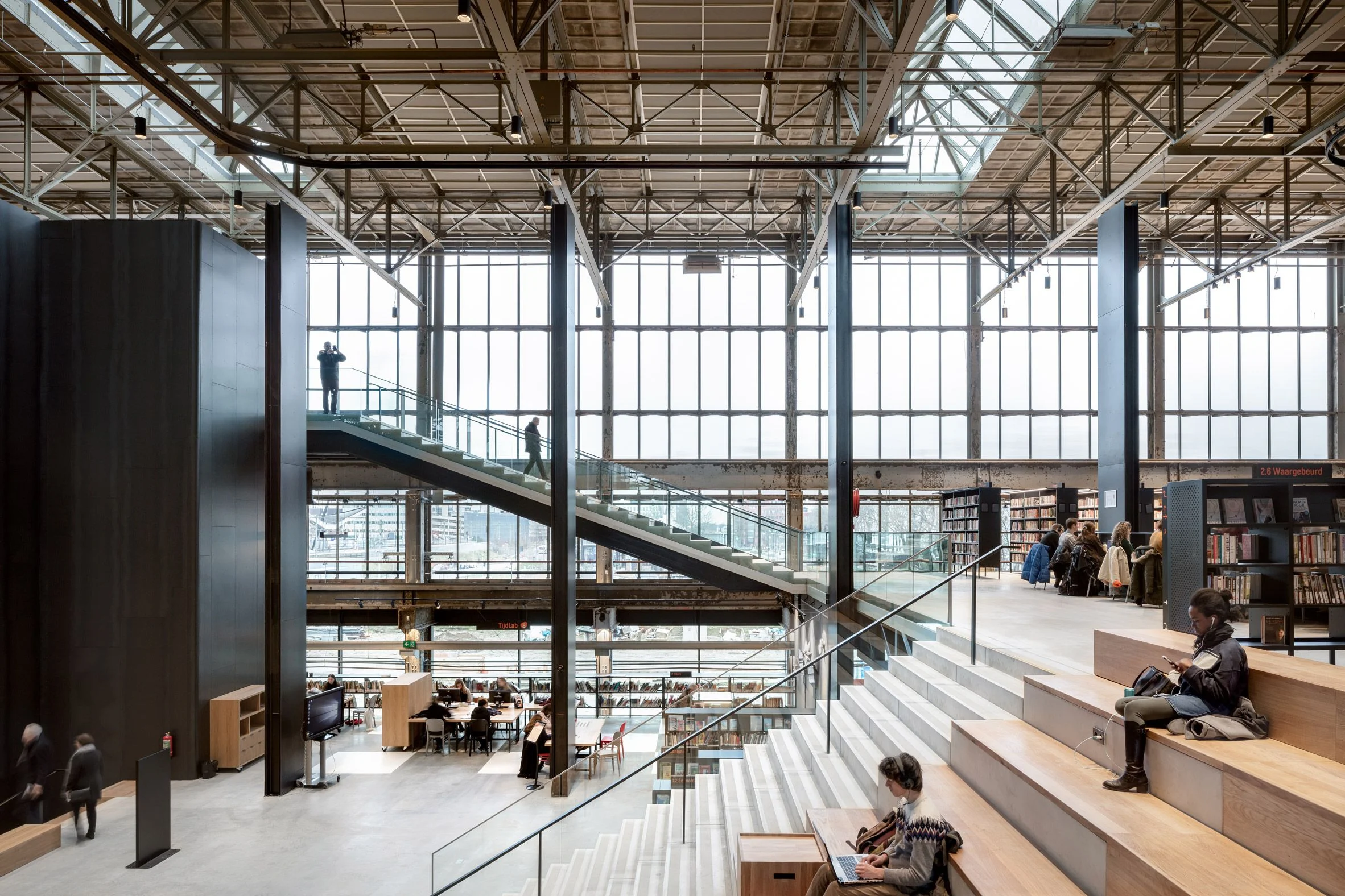 Нидерландскую библиотеку назвали самым лучшим зданием 2019 года - фото 461889