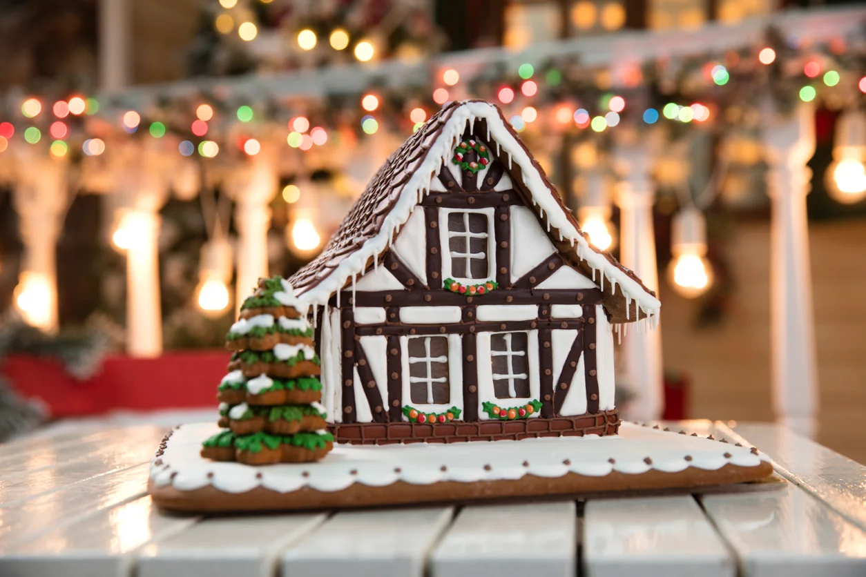 Хатинка з пряників: 20 ідей декору смачного різдвяного символу - фото 462884