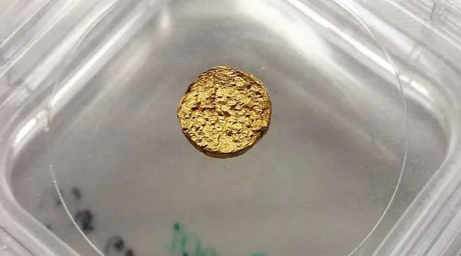 Скоро разбогатеем: ученые создали золото из пластика - фото 464042