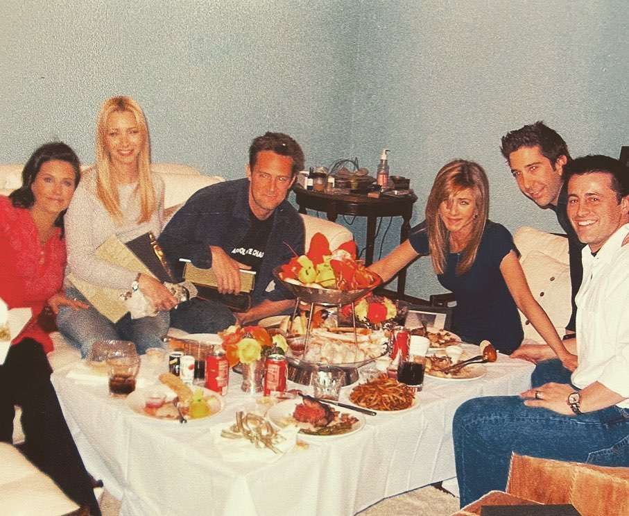 Кортні Кокс поділилася архівним фото з акторами серіалу 'Друзі', яке пробиває на сльозу - фото 465349