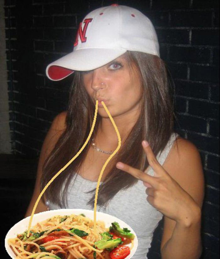 До гламурних селфі з Instagram дофотошопили спагеті, і це дико смішно - фото 465816